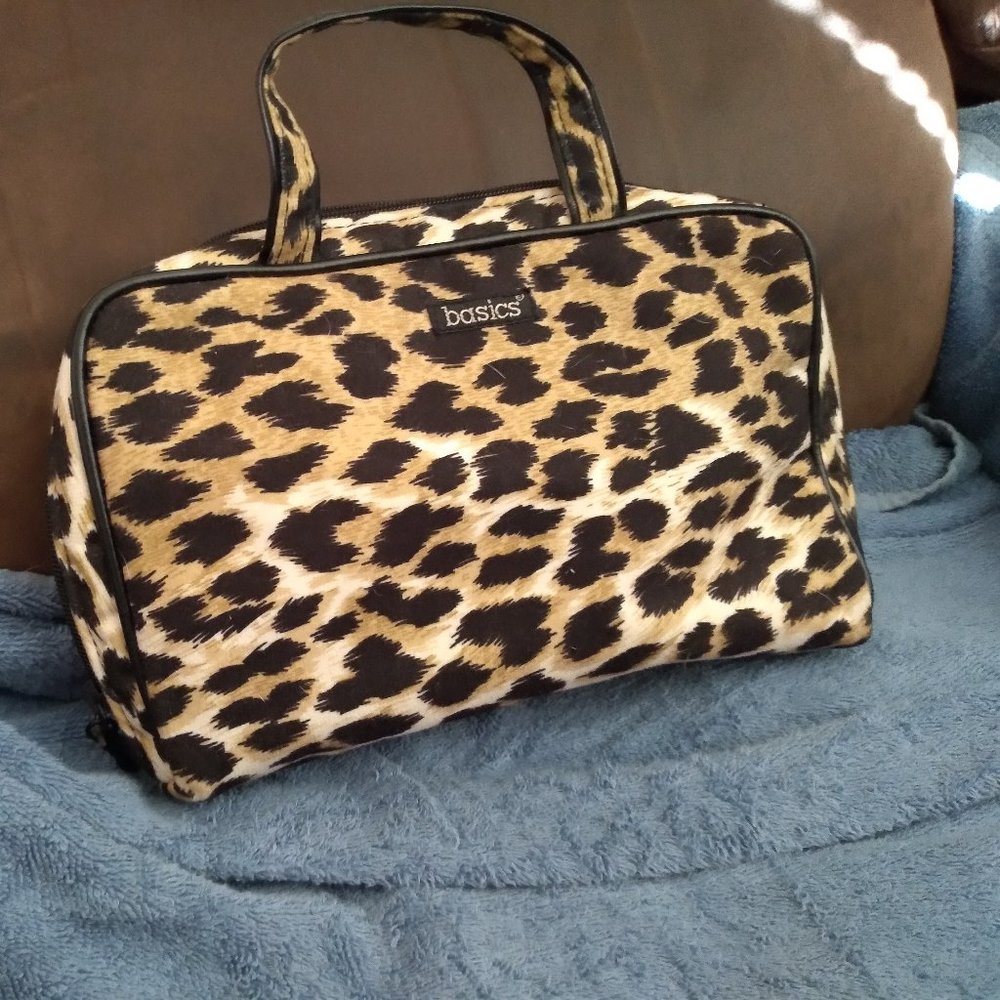 Basic leopard skin makeup pattern purse - Picture 2 of 3